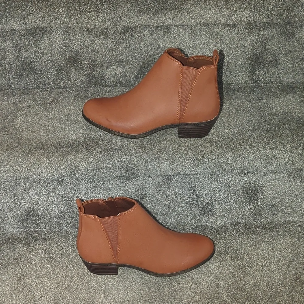 SO Rich Brown Ankle Boots